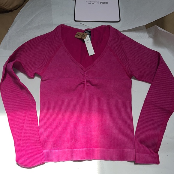 (M) Victoria’s Secret Seamless Active Top PINK COLLECTION - Picture 7 of 13